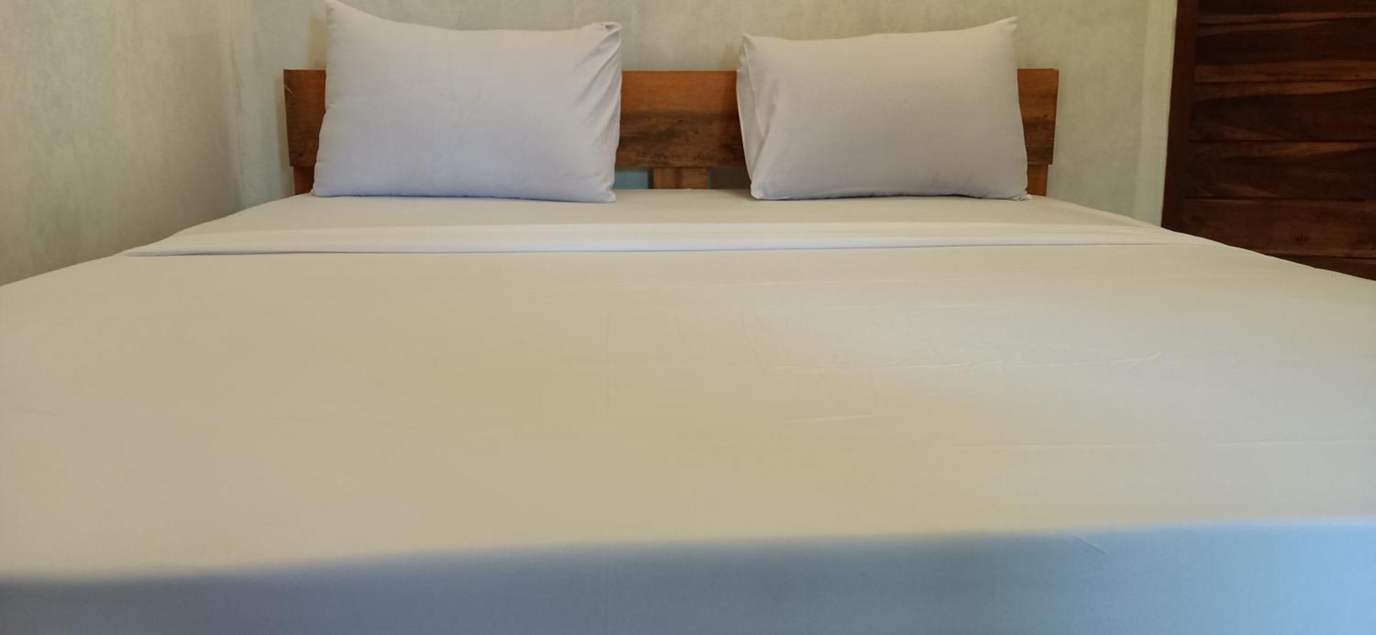 Bayan Exotic Homestay Сенару Екстериор снимка