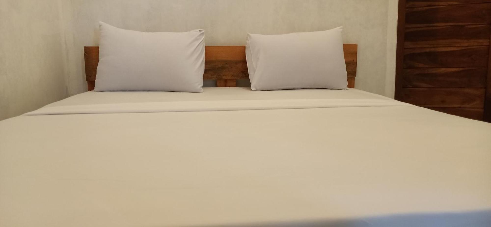 Bayan Exotic Homestay Сенару Екстериор снимка
