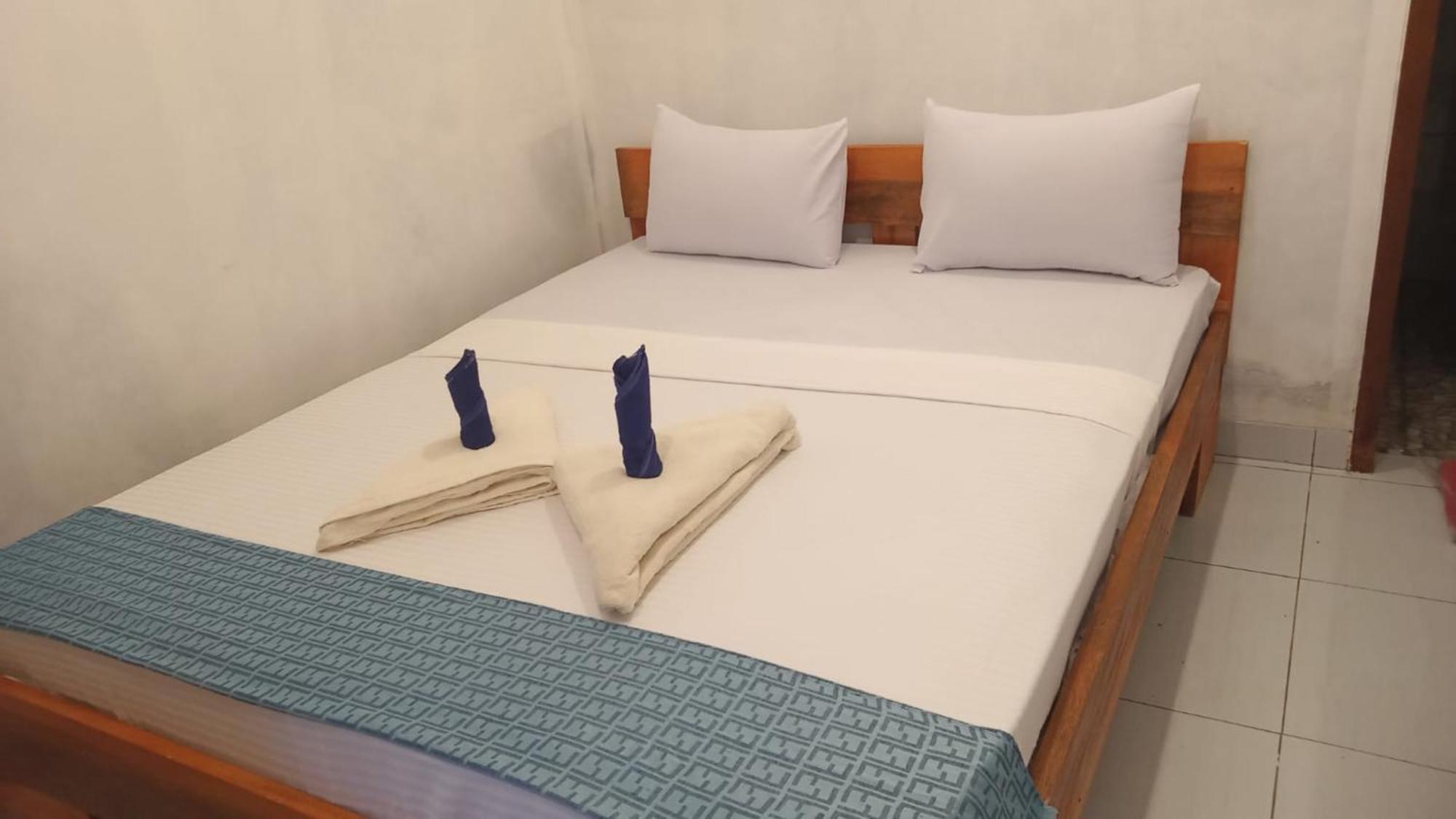 Bayan Exotic Homestay Сенару Екстериор снимка