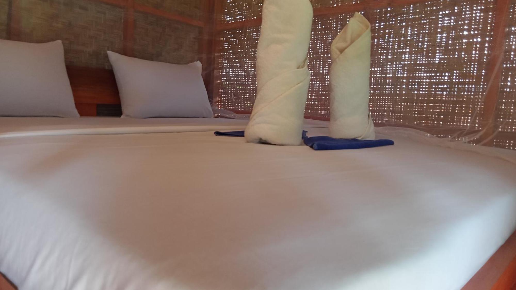 Bayan Exotic Homestay Сенару Екстериор снимка