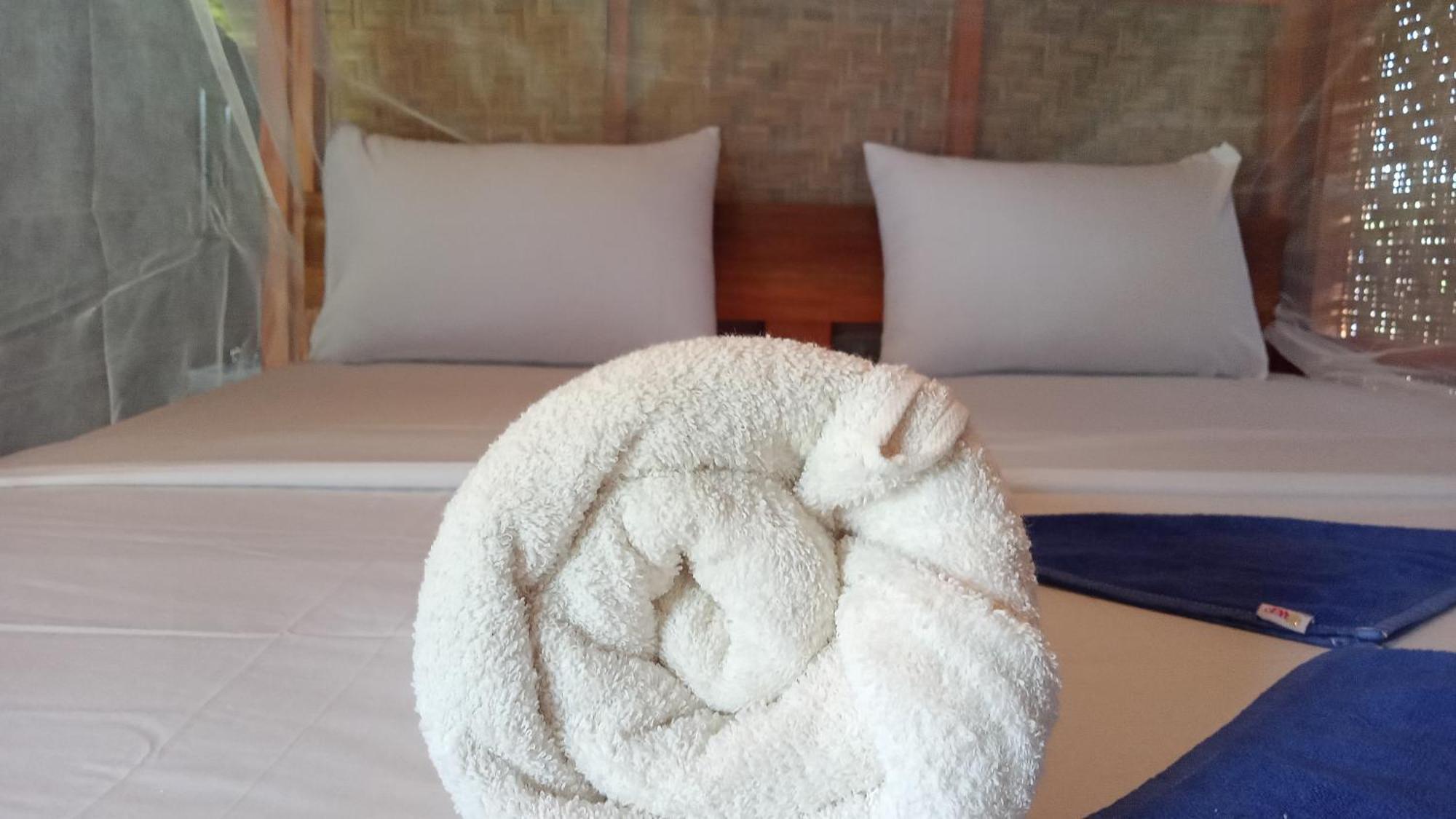 Bayan Exotic Homestay Сенару Екстериор снимка