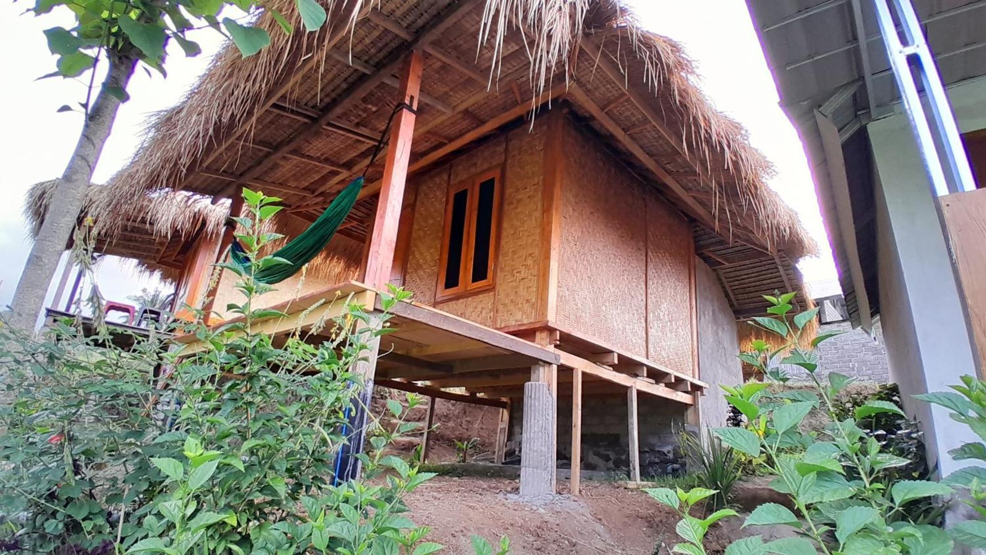 Bayan Exotic Homestay Сенару Екстериор снимка